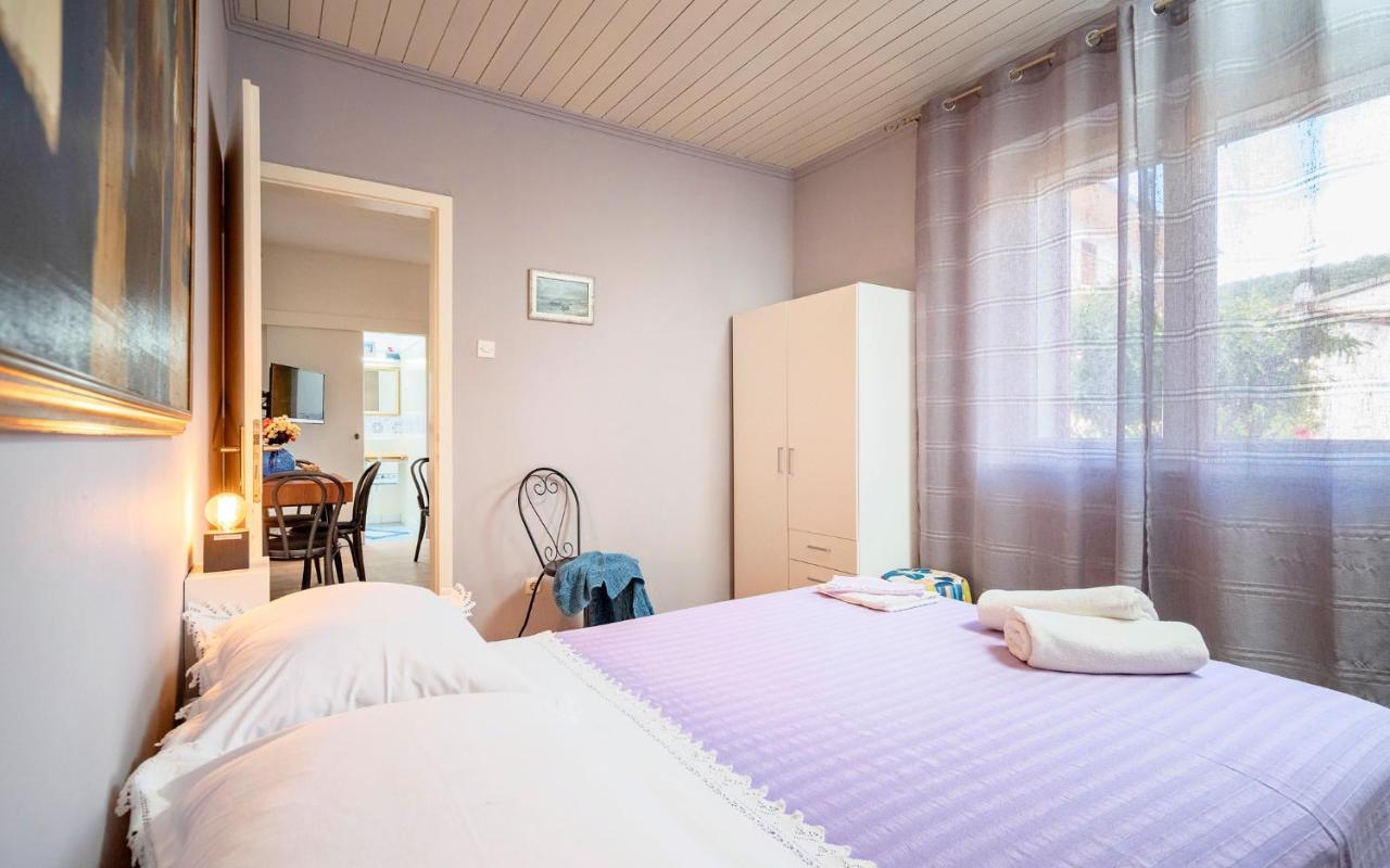 Apartment Bosiljak Jelsa  Buitenkant foto